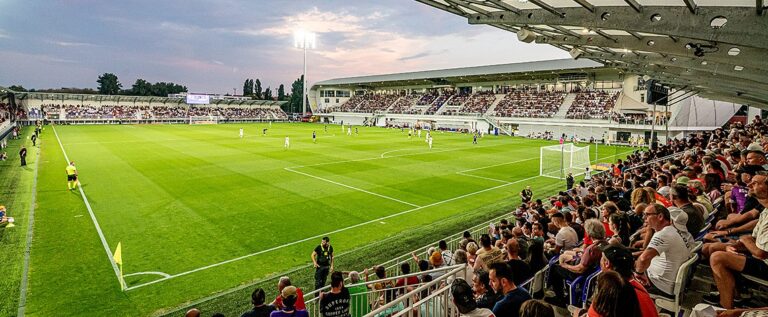 komrno oslavuje veer pln futbalovch emci je tu 10bbf92